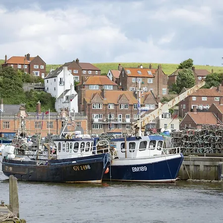 1 Webster Steps Holiday home Staithes